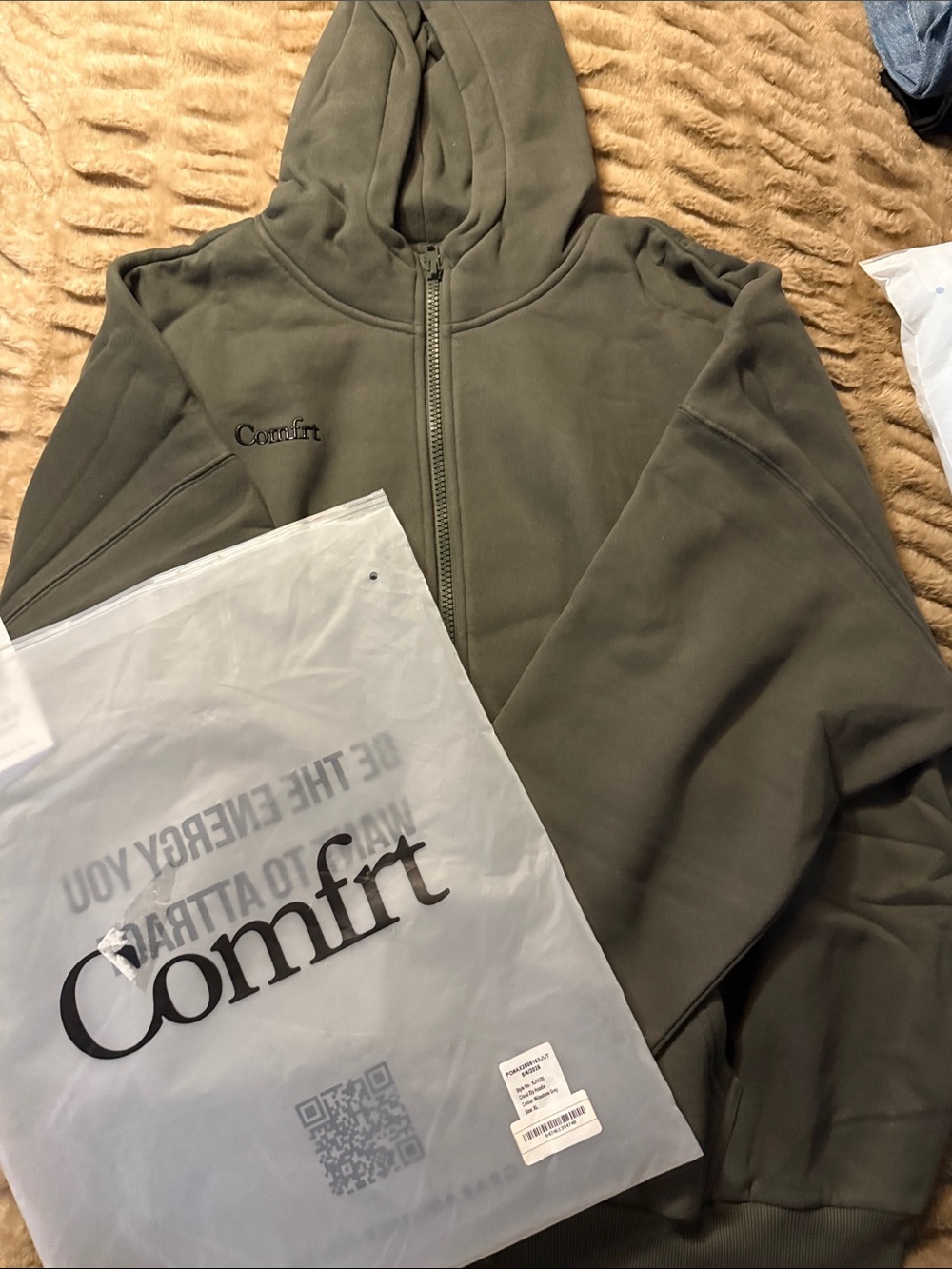Comfort Branded Men’s Olive Green Full-Zip Hoodie